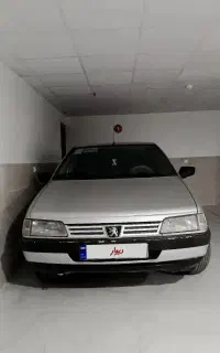 پژو 405 نقره‌ای