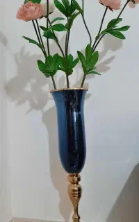گل و گلدان