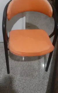 صندلی فلزی سالم درحدصفر