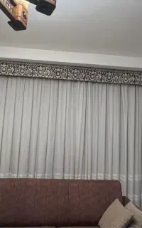 پرده دارای کتیبه