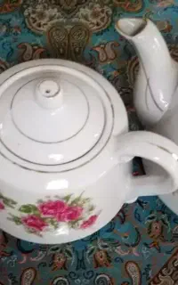قوری گل سرخی ژاپن