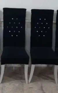 چهار عدد صندلی شیک و تمیز در حد نو