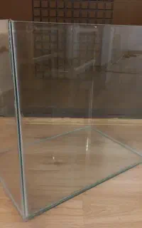 آکواریوم شیشه خم ۵۰ سانتی ساده