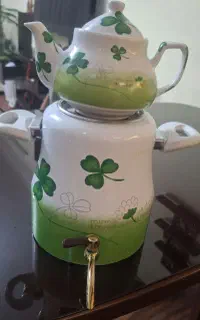 کتری لعابی به همراه قوری چینی