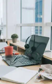خدمات کامپیوتر و شبکه و اینترنت  ( در محل )
