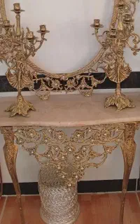 میز و شمعدان