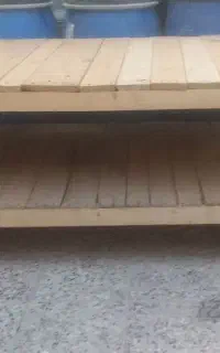 تخت چوبی