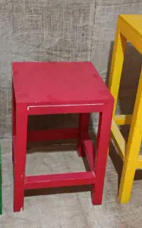 سه عدد چهار پایه چوب