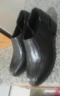 کفش طبی زنانه مشکی سایز 38 پاشنه 5سانت