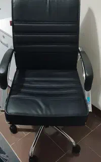 صندلی اداری درحدنو