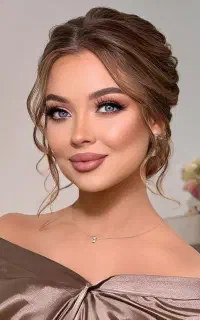 میکاپ تخصصی و حرفه‌ای برای مجالس و مهمانی ها