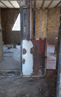درب اهنی با چهارچوب