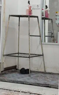 چهار پایه آهنی