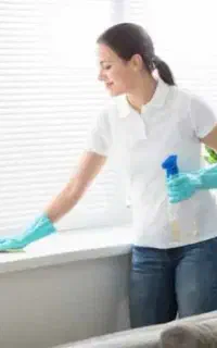 شرکت خدمات نظافتی پاک منزل