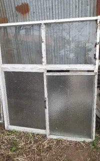 پنچره آلمینیومی  ۱۷۵در ۱۵۰ ودرب سرویس حمام با شیشه