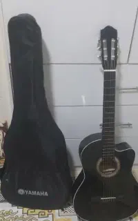 گیتار مشکی