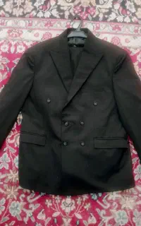 کت و شلوار شش دکمه کاملا مشکی کراوات دستمال هدیه