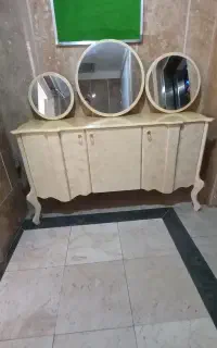 کنسول و ۳ عدد آینه