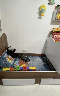 تخت به علت جابجایی به فروش میرسد