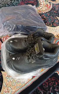 کفش کار و ایمنی نو و کارکرده