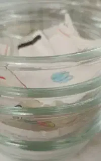 نوشابه باز کن وپیاله