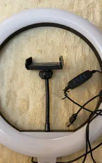 رینگ لایت رومیزی(پایه کوتاه و قابل تنظیم ارتفاع)