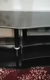 میز تلویزیون در حد نو