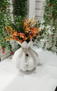 گل و گلدان