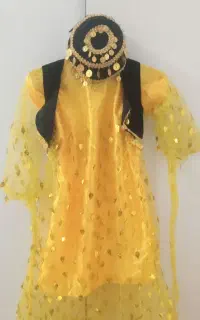 دو دست لباس محلی دخترانه و یک بلوز بچگانه