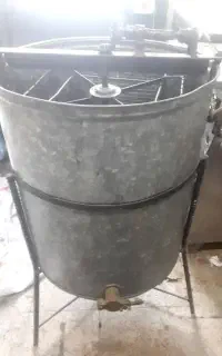 اکستراکتور عسل یا عسل گیر