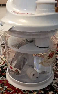 خورد کن و غذا ساز .حتی سبزی هم خورد میکنه
