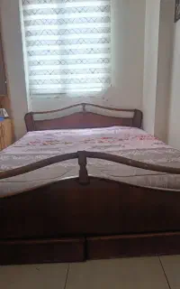 تخت دونفره قدیمی