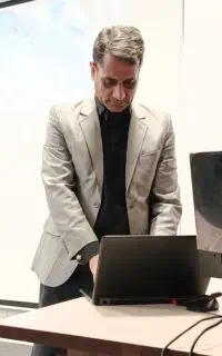 کارگاه عملی سخنرانی و صحبت کردن در جمع