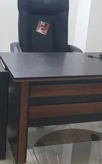 میز و صندلی و عسلی اداری
