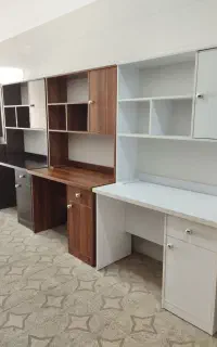 میز تحریر کتابخانه