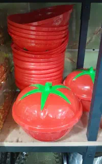 توزیع کالا برگ در ارزانسرای رنگین کمان