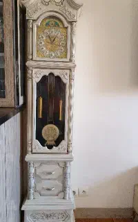 ساعت ایستاده استخوانی