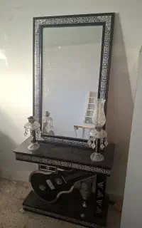 آینه و کنسول با میز مناسب خیاطی