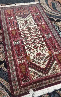 فرش دستبافت بلوچ و نهاوند