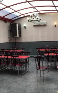 اجاره مغازه ۱۸۰متری تجاری. وسط سنگ فرش ارک
