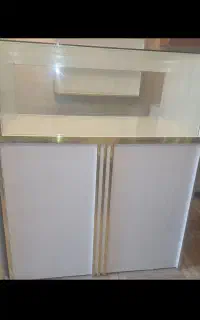 میز پیشخوان و ویترین