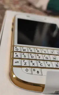 بلک بری Q10 Gold Special Edition رجیستر