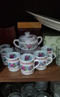ظروف قدیمی آشپزخانه