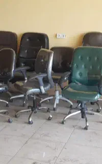 تعدادی صندلی جکدار