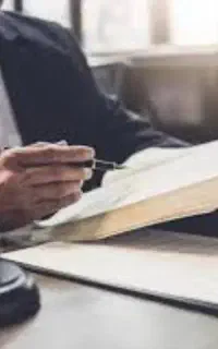 وکیل دادگستری متخصص امور بانکی امور اتباع خارجه