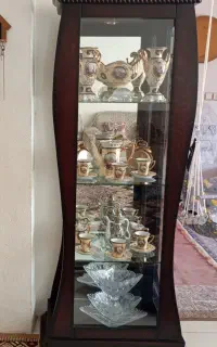 بوفه قهوه ای رنگ