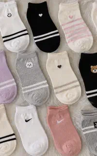 فروش جوراب زنانه و مردانه