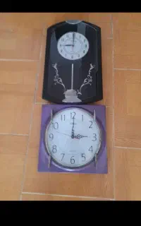 دوعددساعت دیواری