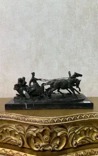 مجسمه برنز سورتمه سوار