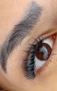 کاشت و اکستنشن مژه تخفیف تا ده روز